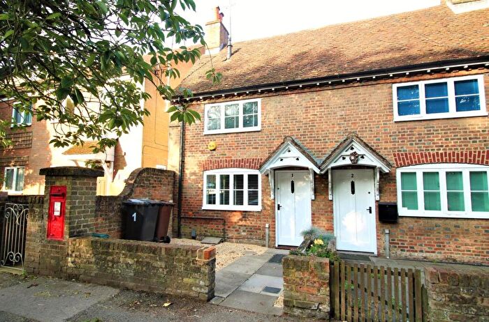 1 Bedroom End Of Terrace House To Rent In Park Street, St Albans, AL2