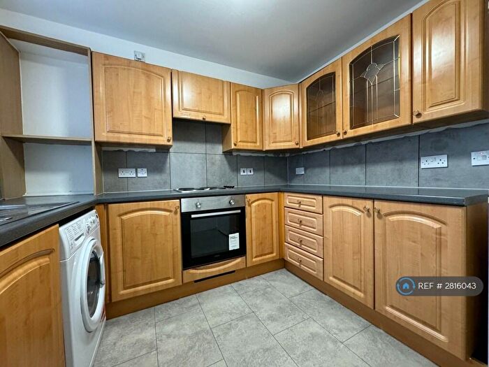 2 Bedroom Terraced House To Rent In Brook Street, Luton, LU3