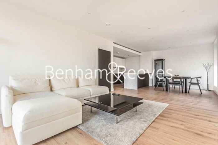 2 Bedroom Flat To Rent In Glenthorne Road, Montpellier House, W6