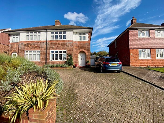 3 Bedroom Property To Rent In Gillmans Road, Orpington, BR5