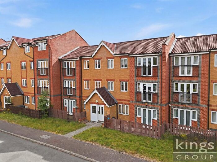 1 Bedroom Flat For Sale In Foundry Gate, Waltham Cross, EN8