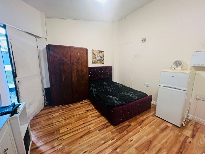 Studio To Rent In Victoria Road, Ruislip, Greater London, HA4