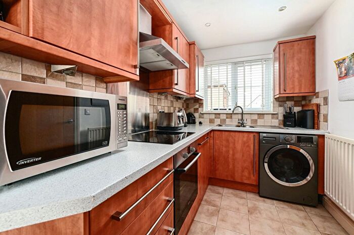 3 Bedroom Terraced House For Sale In Ashford, Surrey, TW15
