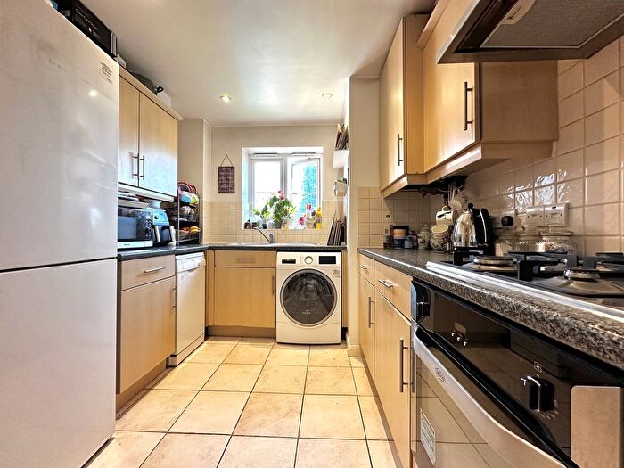 2 Bedroom Flat For Sale In Devon Road, Watford, WD24