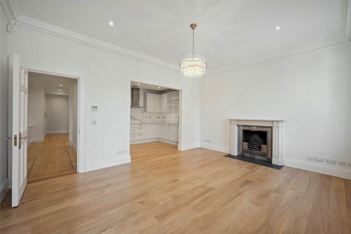 2 Bedroom Flat To Rent In Curzon Square, Mayfair, London, W1J