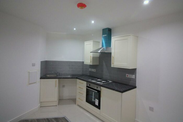 1 Bedroom Apartment To Rent In Roundhay Road, Leeds, West Yorkshire, LS8