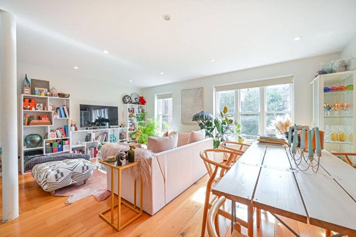 2 Bedroom Mews To Rent In Dunworth Mews, Notting Hill, London, W11