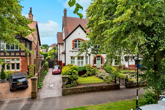 3 Bedroom Flat To Rent In Langcliffe Avenue, Harrogate, North Yorkshire, Uk, HG2