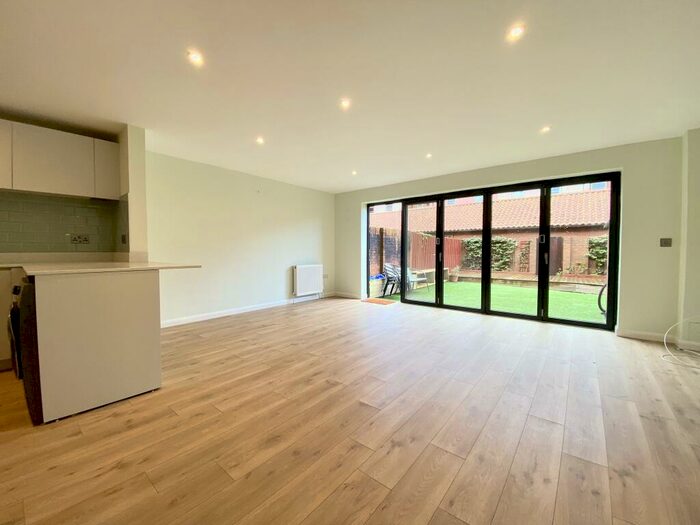 3 Bedroom Terraced House To Rent In Harbourside, Challoner Court, BS1