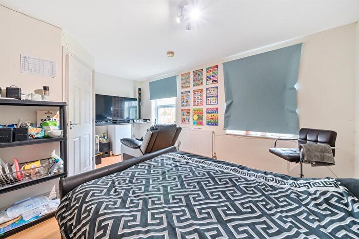 5 Bedroom End Of Terrace House For Sale In Wayside Mews, Maidenhead, SL6