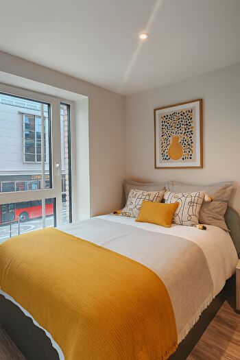 Studio To Rent In Clarence Street, Kingston Upon Thames, Surrey, KT1