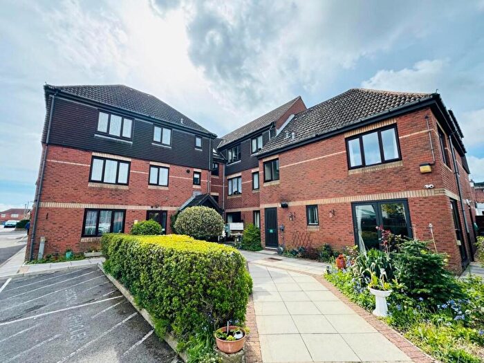 1 Bedroom Apartment For Sale In Barton Lodge, Uppleby Road, Parkstone, Poole, BH12