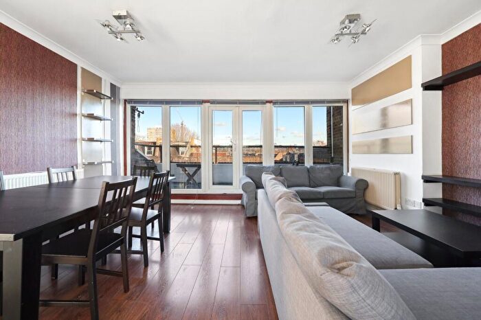 2 Bedroom Flat To Rent In Camden Road, Camden, NW1