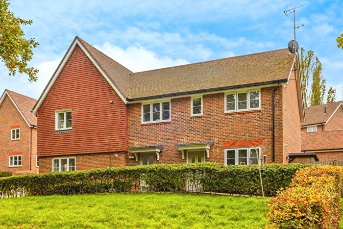 1 Bedroom Flat For Sale In Bluebell Copse, Burgess Hill, RH15