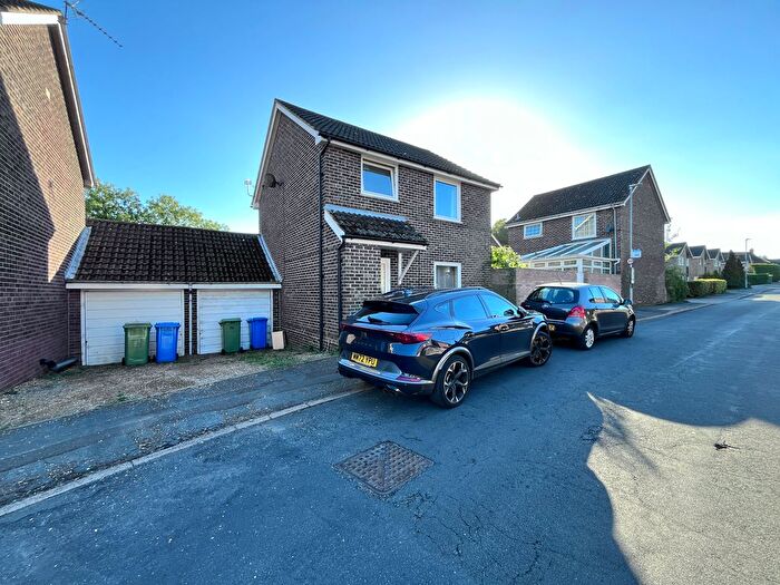 3 Bedroom Detached House To Rent In Abinger Way, Norwich, NR4