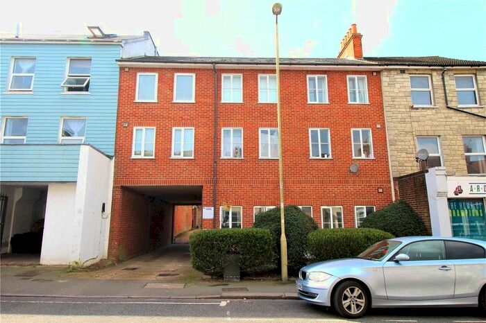 1 Bedroom Flat To Rent In Grosvenor Road, Aldershot GU11