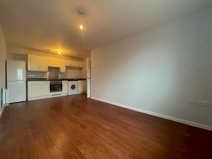 2 Bedroom Flat To Rent In Delft Crescent, Swindon, SN25