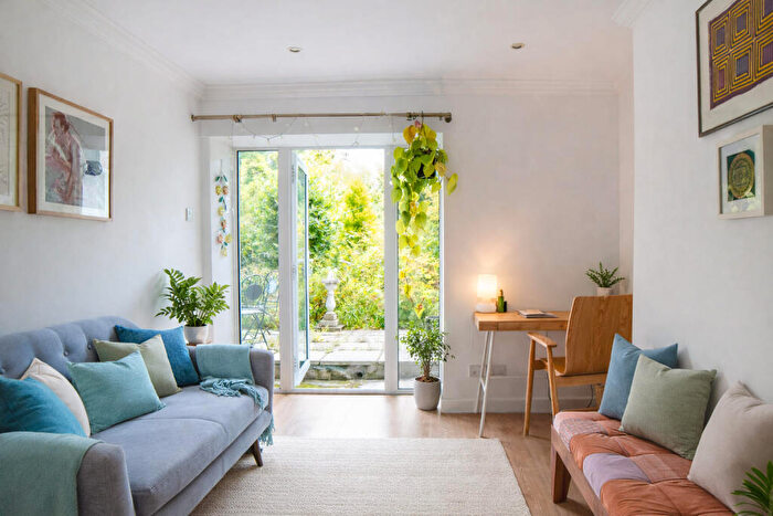 1 Bedroom Flat To Rent In Fremantle Square, Cotham, BS6