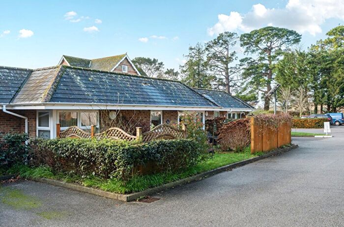 1 Bedroom Terraced Bungalow For Sale In Fontwell Avenue, Eastergate, PO20