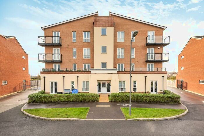 2 Bedroom Apartment To Rent In Berryfields, Aylesbury, HP18