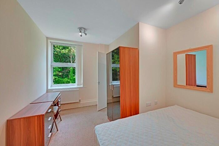 3 Bedroom Flat To Rent In Broomhall Road, Sheffield, S10