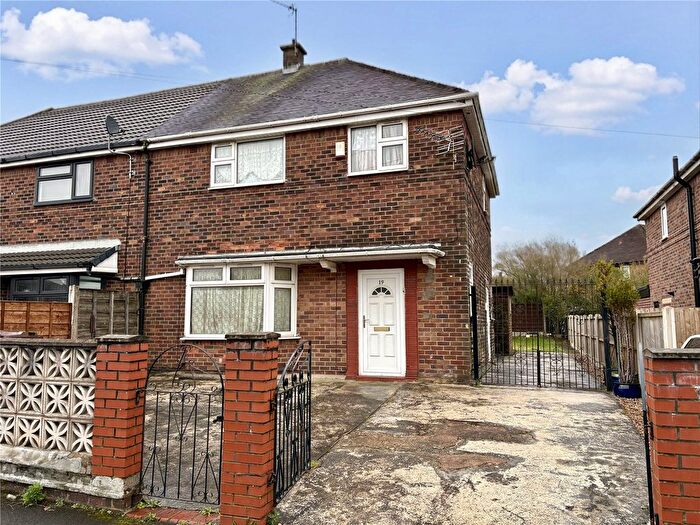 3 Bedroom Semi Detached House For Sale In Dalton Street, Chadderton, Oldham, OL9