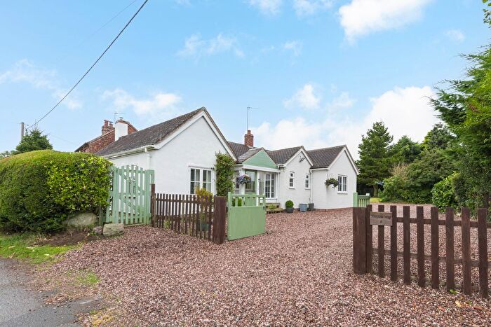 3 Bedroom Bungalow For Sale In Blymhill Common, Shifnal, TF11