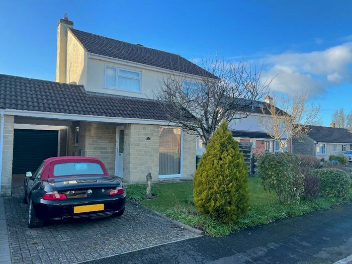 3 Bedroom Link Detached House To Rent In Gabriel Close, Frome, Somerset, BA11