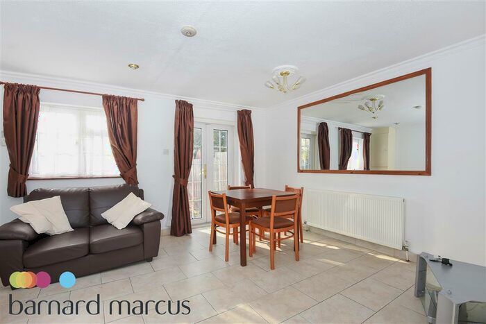 4 Bedroom House To Rent In East End Road, East Finchley, N2
