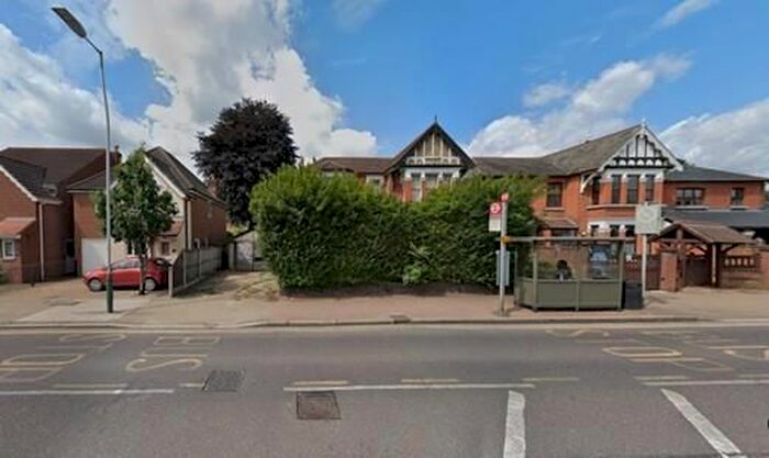 3 Bedroom Flat To Rent In Station Lane, Hornchurch, RM12