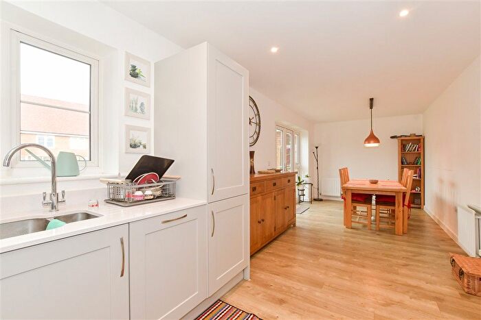 5 Bedroom Detached House For Sale In Flint Street, Faygate, West Sussex, RH12