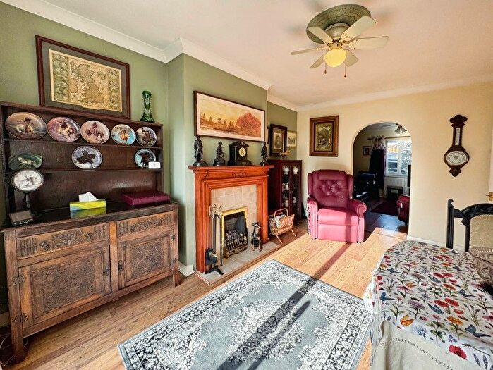 2 Bedroom Bungalow For Sale In Brookside Crescent, Exeter, Devon, EX4