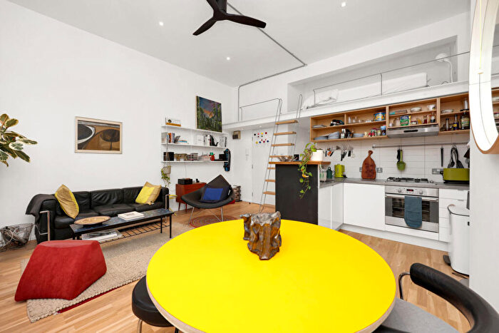 1 Bedroom Terraced House To Rent In Kentish Town Road, Kentish Town, NW5