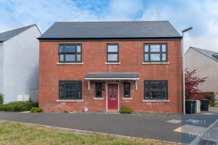 3 Bedroom Detached House For Sale In Savoy Street, Exeter, EX2