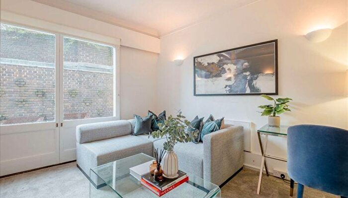 2 Bedroom Apartment To Rent In Park Road, London, Greater London, NW8