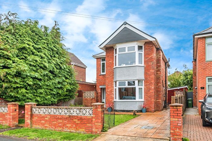 3 Bedroom Detached House For Sale In Church Walk South, Swindon, SN2