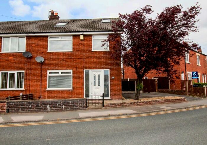 3 Bedroom Semi-Detached House To Rent In Dunkirk Lane, Leyland, PR25