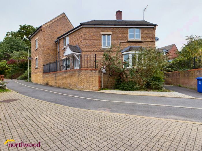 3 Bedroom Terraced House To Rent In Rosemary Drive, Banbury, OX16