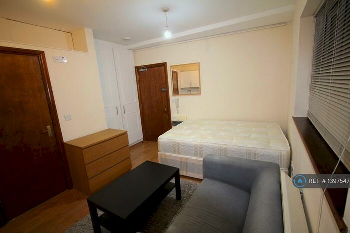 Studio To Rent In Allcroft Road, London, NW5