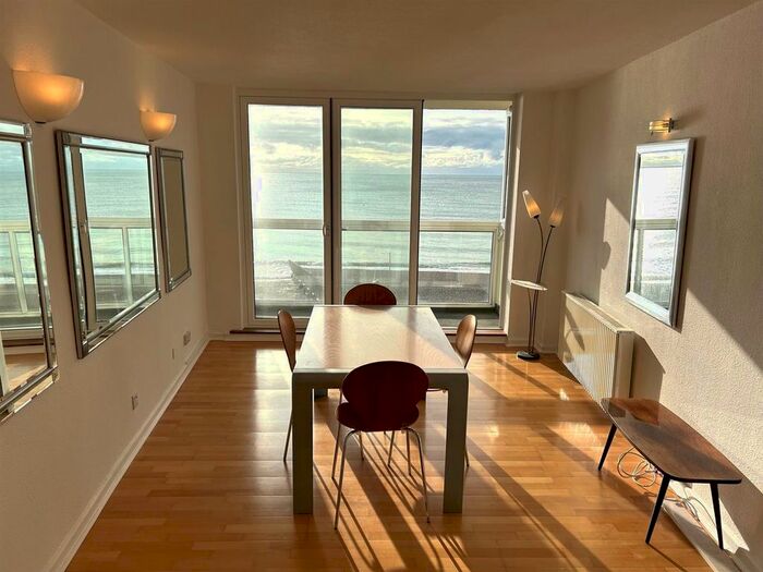 3 Bedroom Flat To Rent In Royal Parade, Eastbourne, BN22