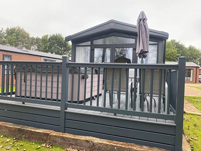 2 Bedroom Lodge For Sale In Skirlaugh, East Yorkshire, HU11