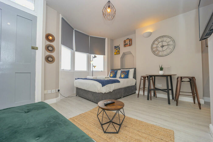 Studio To Rent In Middle Street, Brighton, BN1