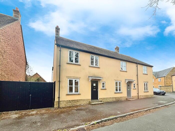 3 Bedroom Semi-Detached House To Rent In Four Acres, Shepton Mallet, BA4