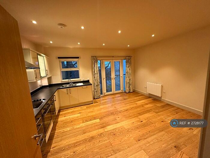 1 Bedroom Flat To Rent In Orchard House, Winchester, SO22