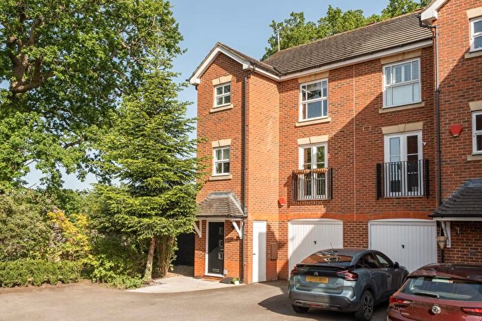 4 Bedroom Semi-Detached House For Sale In Attwood Drive, Arborfield, Reading, RG2