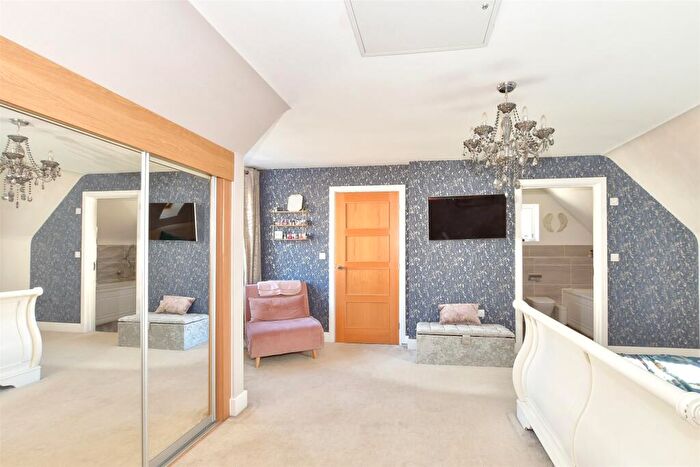 4 Bedroom Detached House For Sale In Southern View, Haywards Heath, West Sussex, RH16