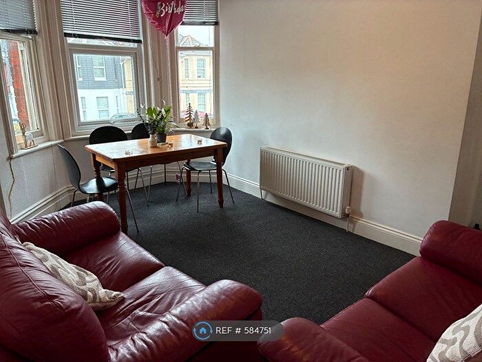 4 Bedroom Maisonette To Rent In Holdenhurst Road, Bournemouth, BH8