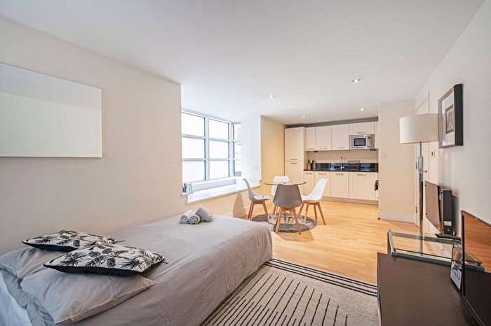 1 Bedroom Flat To Rent In High Timber Street, City, London, EC4V
