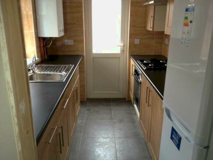 3 Bedroom Terraced House To Rent In Treharris Street, Roath, Cardiff, CF24
