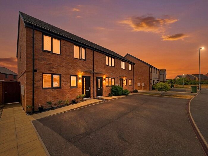 3 Bedroom Terraced House For Sale In Chamberlain Way, Peterborough, PE4